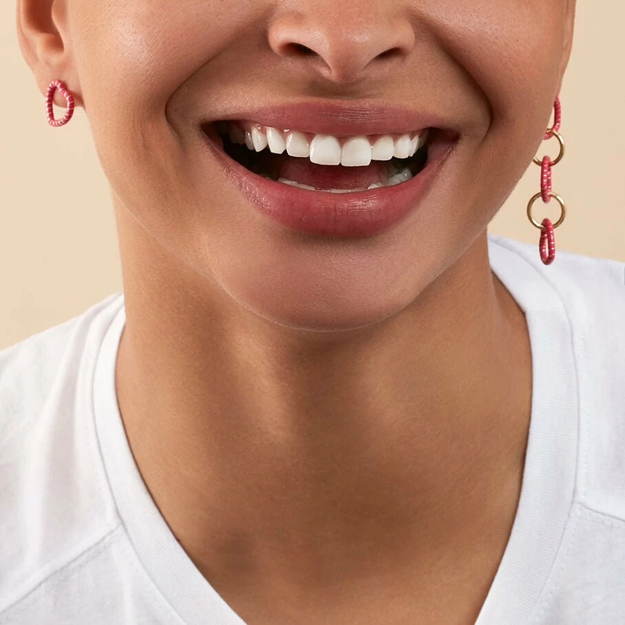 Boucles D'oreilles Pendantes SESHA - Rose / Doré 3 Boucles D'oreilles Pendantes SESHA - Rose / Doré – Image 3